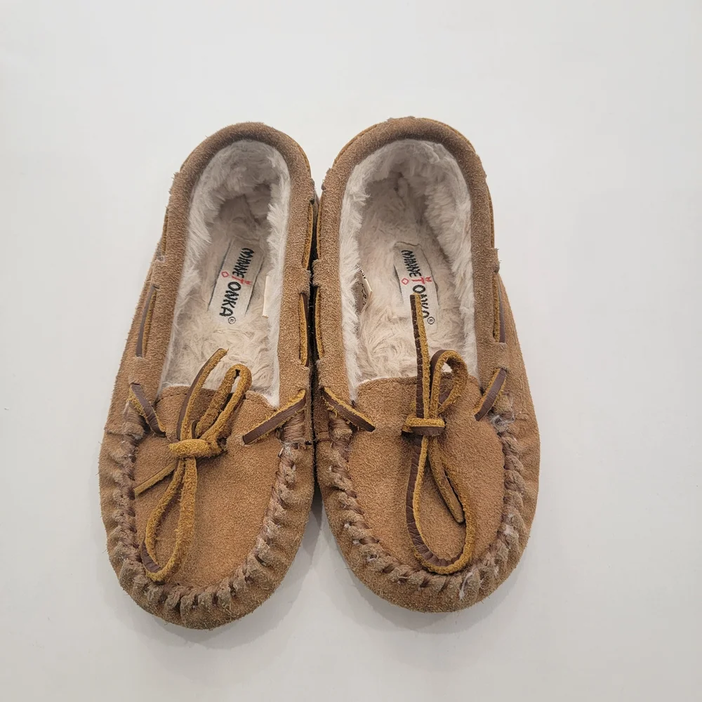 Minnetonka Kids' Tan Moccasin Slippers Sz 11